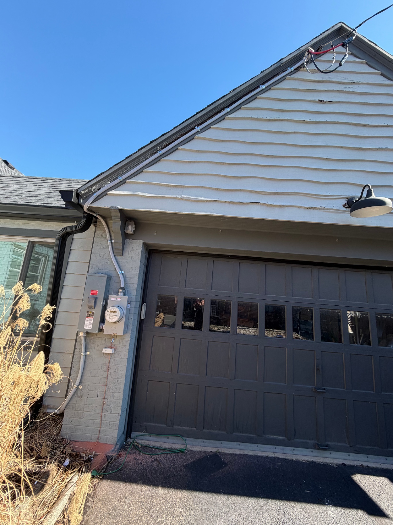 Garage service & exterior light